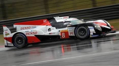 Toyota meldete sich im zweiten Freien Training mit Doppelbestzeit zurück