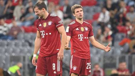 Leon Goretzka (l.) und Thomas Müller verloren mit Bayern erstmals unter Julian Nagelsmann