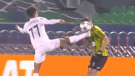 Dieser Tritt führt zu einer Roten Karte