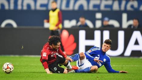 Klaas-Jan Huntelaar flog gegen Hannover 96 vom Platz