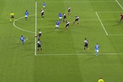 In den Winkel geschlenzt! Traumtor krönt Napolis Kantersieg