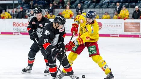 Leonhard Pföderl erzielt das Siegtor für die Nürnberger