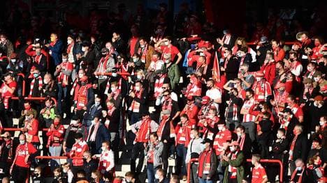 Viele Fans sehnen die Rückkehr in die Stadien herbei
