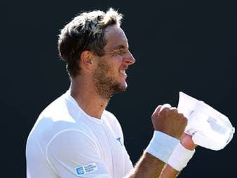 Jan-Lennard Struff schlägt Daniil Medvedev sensationell in drei Sätzen und steht überraschend im Achtelfinale. Alexander Zverev könnte ihm morgen folgen.