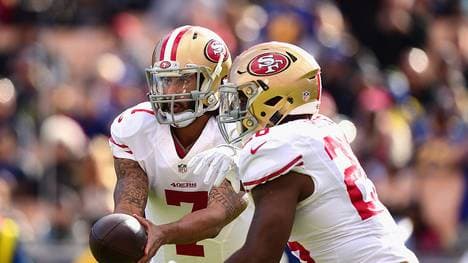 Colin Kaepernick (l.) und Carlos Hyde spielten von 2014 bis 2016 gemeinsam für die San Francisco 49ers