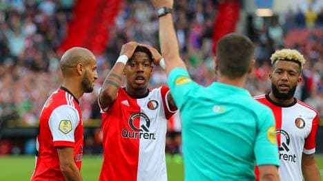 Nach Videobeweis wurde beim Duell Feyenoord Rotterdam - Vitesse Arnheim ein Tor zurückgenommen und dafür ein Elfmeter gegeben