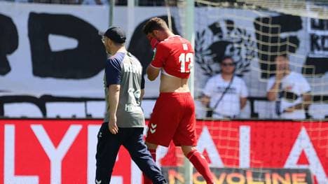 Mark Uth musste das Spielfeld nur nach wenigen Minuten wieder verlassen