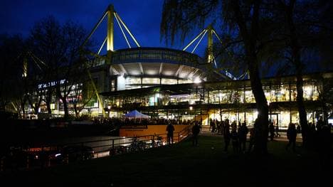 Borussia Dortmund Bus Explosion Injures One