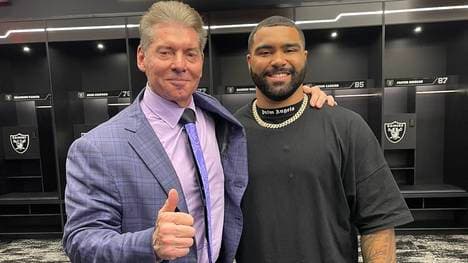 Gable Steveson (r.) traf sich beim WWE SummerSlam mit Vince McMahon