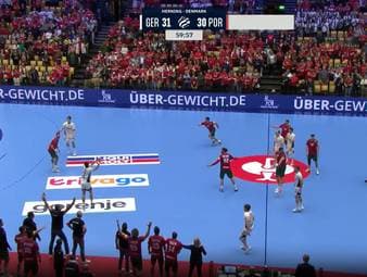 Die deutschen Handballer feiern einen perfekten Start in die EM-Hauptrunde. Gegen Dänen-Schreck Portugal gelingt ein knapper Erfolg, der die Halbfinal-Hoffnung nährt.
