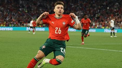 Francisco "Chico" Conceição feiert seinen Treffer