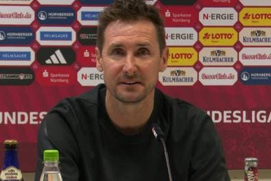 Großer Vergleich! Klose gerät in Verlegenheit