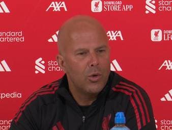 Liverpool-Trainer Arne Slot betont, dass Mohamed Salah die Qualität hat, seine Form gegen jedes Team zu zeigen, nicht nur gegen den Rivalen Manchester United.