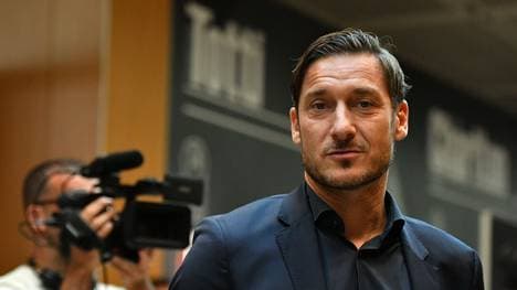Francesco Totti redet den Fans ins Gewissen