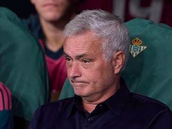 Real Madrid hat am vierten Spieltag die erste Niederlage einstecken müssen. Cheftrainer José Mourinho wirkt nach der Partie angefressen. Sein Team hätte gegen Real Betis auf jeden Fall gewinnen müssen.