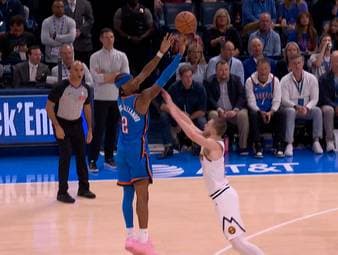 Shai Gilgeous-Alexander stellt einen 63 Jahre alten NBA-Rekord ein. Zum 126. Mal nacheinander kommt er auf mindestens 20 Punkte.