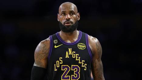 LeBron James bleibt der NBA wohl erhalten