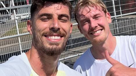 Kai Havertz und Julian Brandt (r.) trainierten gemeinsam bei Bayer Leverkusen