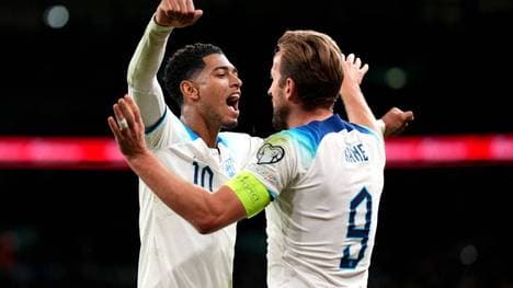 Jude Bellingham und Harry Kane spielen für England bei der EM