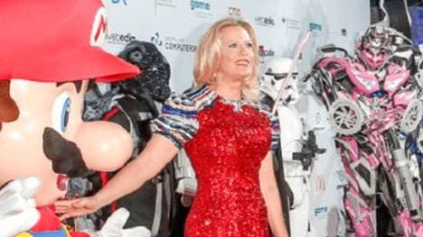 Barbara Schöneberger wird den Deutschen Computerspielpreis 2020 moderieren.