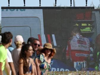 Pogacar meldet sich nach Sturz