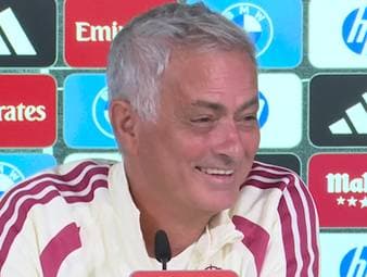 Jose Mourinho spricht auf einer Pressekonferenz von Real Madrid über sein Gemüt - unf stellt klar, er sei ruhiger geworden. Dann aber konfrontiert "The Special One" einen Journalisten. 