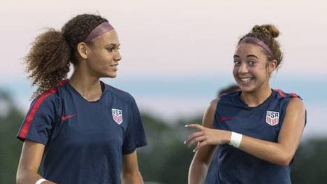 Trinity Rodman (l.) wird an zweiter Position gedraftet 