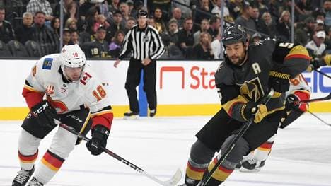 Tobias Rieder (l.) und die Calgary Flames befinden sich in der Krise