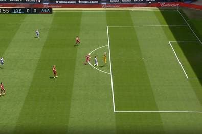 Regel vergessen? Unfassbarer Aussetzer bei Alaves-Keeper