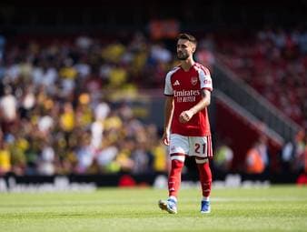 Kurz vor dem Ende des Transferfensters schlägt der Hamburger SV auf dem Transfermarkt zu. Fabio Vieira, Zakaria El Ouahdi und David Möller Wolfe stehen vor einem Wechsel zu den Rothosen. SPORT1-Reporter Niclas Löwendorf ordnet ein, wie sich der HSV diese Spieler leisten kann.