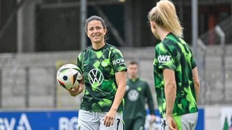 Hagel (l.) verlässt die VfL-Frauen