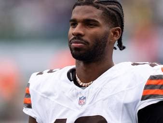 Shedeur Sanders feiert sein NFL-Debüt bei den Cleveland Browns und spricht über seinen schwierigen Start.