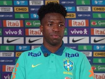 Vinicius Jr. hat schon bei Real Madrid unter Trainer Carlo Ancelotti gespielt. Jetzt spricht der Offensiv-Star über Veränderungen in der Arbeitsweise - und welcher Titel das größte Ziel ist. 