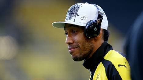 Pierre-Emerick Aubameyang sitzt zunächst nur auf der Bank