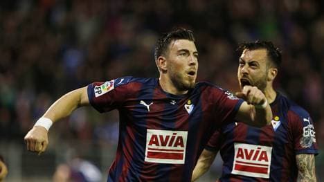 Sergi Enrich (l.) und Antonio Luna (SD Eibar) wurden wegen der Verbreitung eine Sex-Videos bestraft