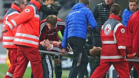 Benjamin Hübner landete nach einem Kopfballduell unglücklich auf dem Rasen
