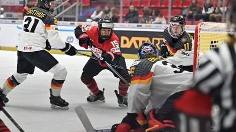 Rui Ukita erzielt den Treffer für Japan