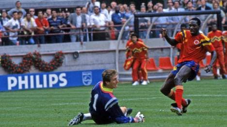 Freddy Rincón bei seinem berühmtesten Tor gegen Bodo Illgner 1990