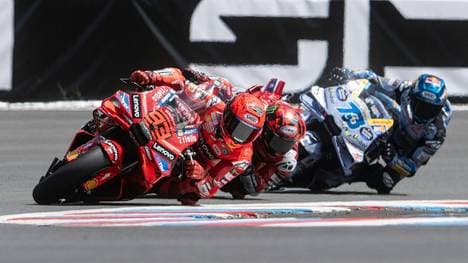 Marc Marquez (l.) am Samstag in Tschechien