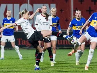 Bayer-Frauen mühen sich zum Sieg