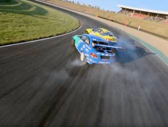 Die AvD Drift Championship geht beim Fast Car Festival in Oschersleben in die nächste Runde - und sorgt einmal mehr für rauchende Reifen und spektakuläre Bilder.