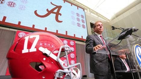 Nick Saban trainiert Alabama seit der Saison 2007