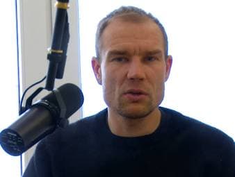 Holger Badstuber spricht im SPORT1-Podcast "Deep Dive" über Bayern-Talent Lennart Karl. Der Champions-League-Sieger von 2013 rät dem Youngster, sich gute Mentoren zu suchen, und spricht auch über seine eigenen Mentoren beim FC Bayern.