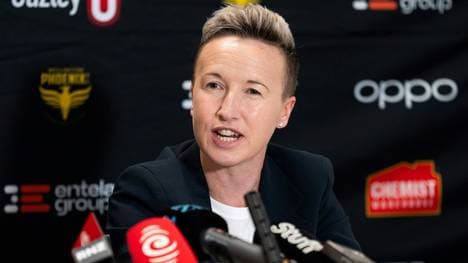 Bev Priestman ist zurück