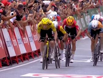 Topstar bereitet vor, Jungstar vollendet: Wout Van Aert führt seinen Teamkollegen Matthew Brennan zum erneuten Erfolg.