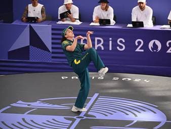 Die australische Breakdancerin sorgte mit ihrer Känguru-Performance für Aufsehen in Paris. Die Tänzerin holte 0 Punkte in Paris, aber ist trotzdem zur Berühmtheit geworden. 