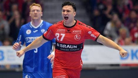 Sindre Aho bejubelt einen Treffer gegen Lemgo