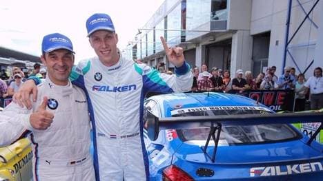 Jörg Müller und Stef Dusseldorp bescherten Falken den ersten VLN-Sieg
