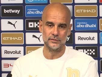 Pep Guardiola verabschiedet sich aus Manchester - und nimmt Bernardo Silva gleich mit. Beide teilten einen emotionalen Moment. 