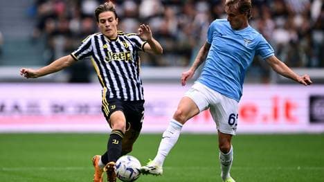 Für sieben Monate gesperrt: Nicolo Fagioli (l.)